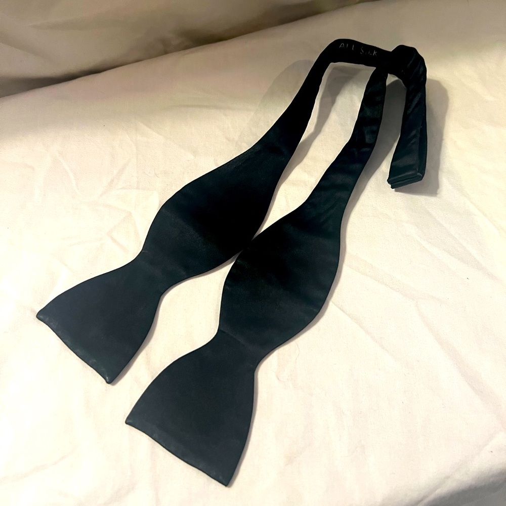 Beale & Inman Evening Bow tie; Black silk. Iconic Bond Street Tailor.